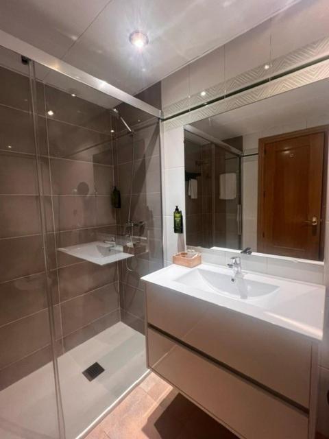 Aparthotel El Serch Andorra la Vella Dış mekan fotoğraf