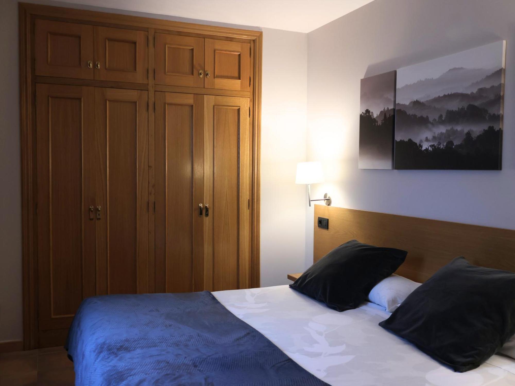 Aparthotel El Serch Andorra la Vella Dış mekan fotoğraf