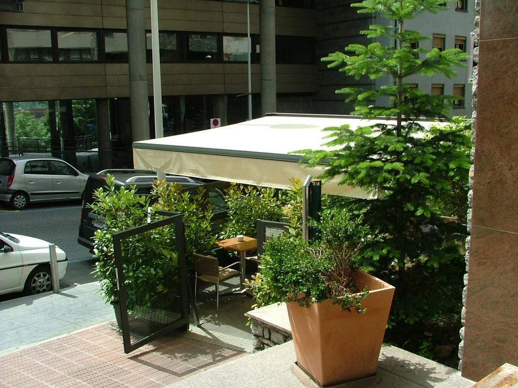 Aparthotel El Serch Andorra la Vella Dış mekan fotoğraf